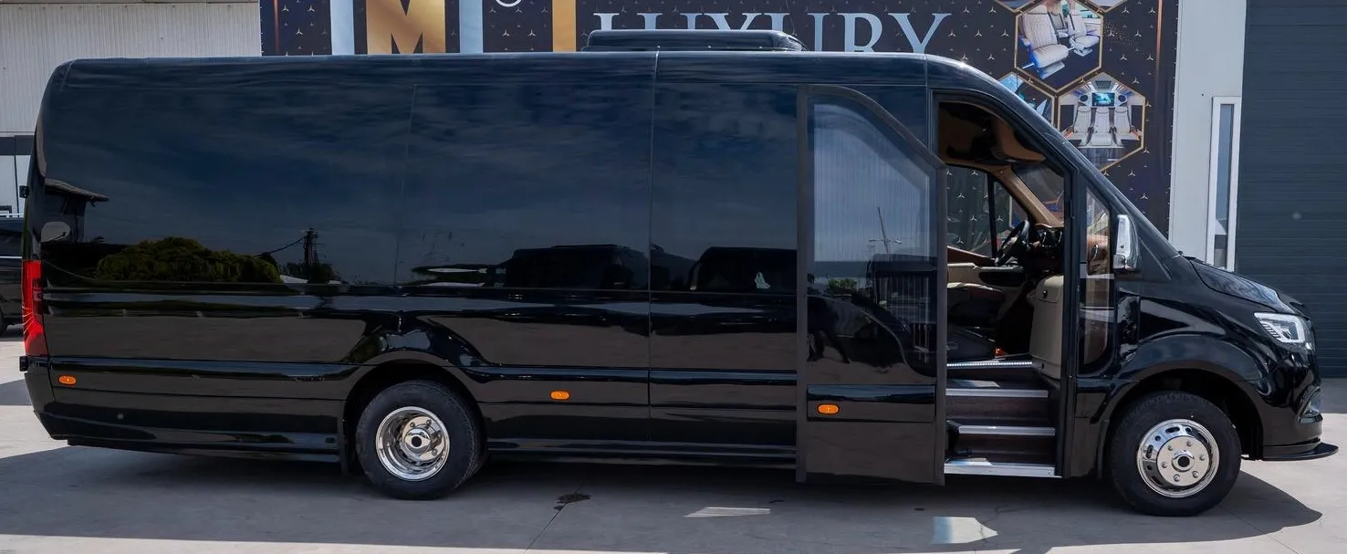 Mercedes-Benz Sprinter full side profile